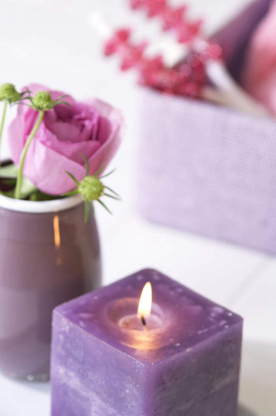 无人,竖图,俯视,室外,白天,爱情,幸福,纯洁,热情,玫瑰,蜡烛,礼盒,礼物,亚洲,盛开,瓷砖,地砖,火焰,纸盒,烛光,玫瑰花,地面,浪漫,燃烧,花蕾,盒子,花,花瓣,花朵,鲜花,一朵,一个,紫色,包装盒,礼品盒,花苞,花蕊,点燃,温暖,温馨,恩爱,礼品,单个,和睦,感动,尊敬,天真,刺玫花,徘徊花,彩图,高角度拍摄,融洽