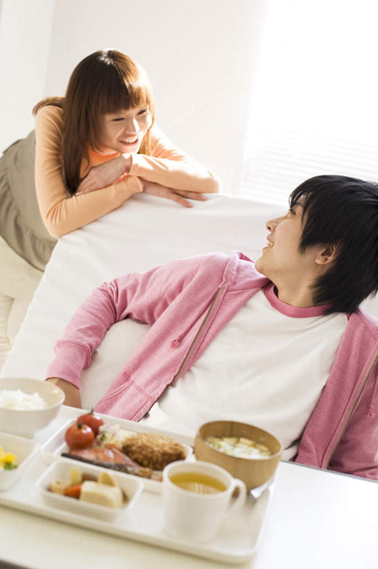 米饭,东方人,两个人,站,坐,双手交叉,横图,室内,白天,正面,爱情,烹饪,餐桌,桌子,餐具,亚洲,碟子,盘,汤,日本料理,料理,食品,饭,浪漫,黄种人,菜肴,美食,食物,盘子,碟,日式料理,站着,日式,温暖,温馨,恩爱,恋人,佳肴,餐台,五谷,和睦,双手抱胸,男人,男性,年轻男性,年轻女性,女人,女性,亚洲人,情侣,站立,坐着,半身,彩图,伴侣,融洽