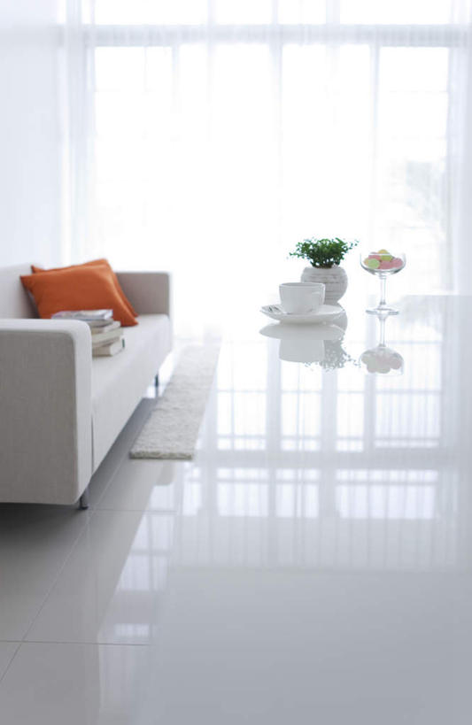 家,客厅,竖图,俯视,室内,白天,植物,别墅,窗户,家具,靠垫,沙发,装修,建筑,杯子,欧式,阴影,装饰,光线,瓷器,高脚杯,盆栽,影子,房屋,墙,屋子,公寓,咖啡杯,靠枕,盆景,陶瓷制品,豪华,建设,现代,装潢,洋房,楼房,玻璃窗,墙壁,墙面,住宅,玻璃制品,绿色,阳光,自然,酒杯,垫子,室内装潢,枕头,生长,成长,明亮,起居室,舒适,家居装潢,瓷杯,房屋设计,地中海风格,古典风格,简约风格,布艺沙发,室内设计,宽敞,样板房装潢,设计,玻璃杯,半身,彩图,高角度拍摄,房子