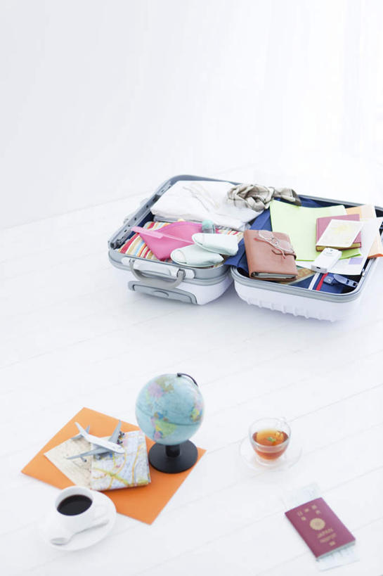 咖啡,无人,竖图,俯视,室内,特写,白天,白色背景,幸福,仪器,海洋,静物,杯子,餐具,地图,一本,服装,网格,日文,标志,瓷器,地球仪,碟子,拉杆箱,旅行箱,盘,文字,线条,眼镜,纸,字符,世界地图,地球,陆地,咖啡杯,陶瓷制品,纸张,一杯,全球,娱乐,标识,球,饮料,一个,衣服,红色,盘子,经纬线,模型,行李箱,箱子,碟,享受,休闲,球体,温馨,放松,乐趣,摄影,地理,国家,服饰,影棚,单个,出差,护照,大陆,世界,提神,舒适,瓷杯,醒脑,纬线,版图,近视眼镜,经线,经纬仪,地理学,日语,软饮料,彩图,高角度拍摄,影棚拍摄,旅行,拍摄,大洋,大洲