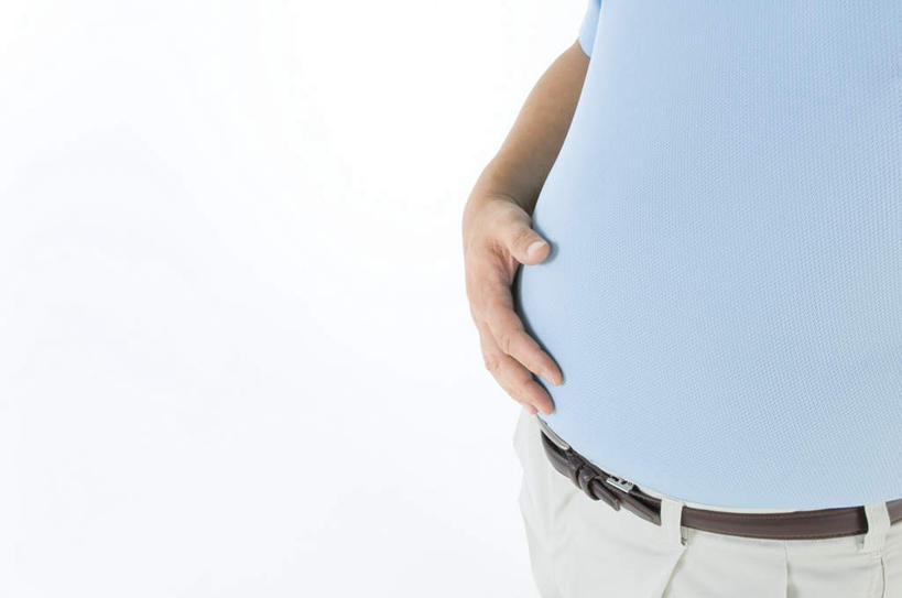 东方人,腹部,一个人,站,摸,横图,俯视,室内,特写,白天,白色背景,亚洲,仅一个男性,仅一个人,抚摸,服装,休闲装,黄种人,腰带,仅一个年轻男性,衣服,蓝色,站着,保养,休闲,休闲服,保健,摄影,服饰,影棚,皮带,减肥,瘦身,配饰,肥,胖,裤带,男人,男性,年轻男性,亚洲人,腹,肚子,触摸,接触,站立,半身,彩图,高角度拍摄,影棚拍摄,拍摄