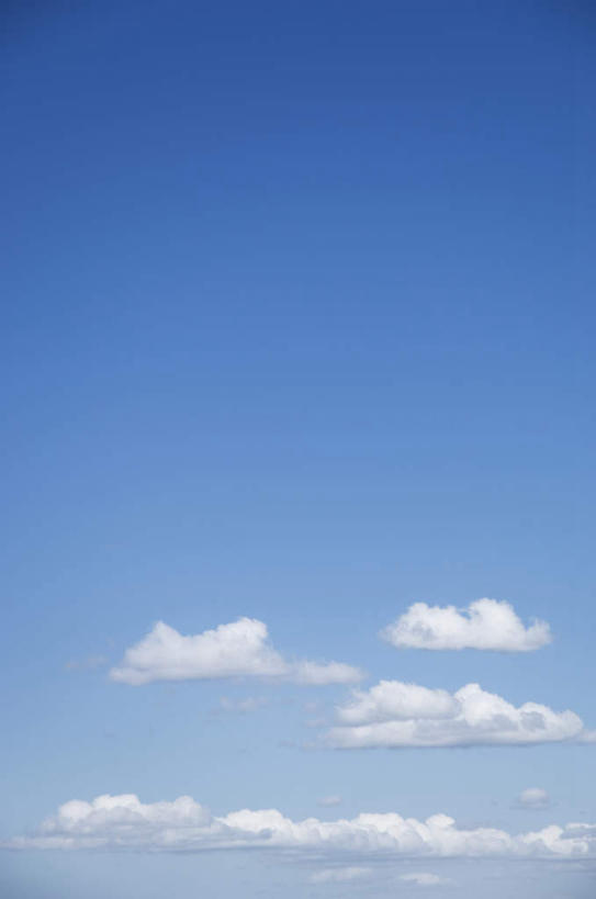 无人,竖图,室外,特写,白天,仰视,旅游,度假,美景,景观,云,云朵,云彩,娱乐,蓝色,白云,蓝天,天空,自然,天,享受,休闲,景色,放松,晴朗,自然风光,晴空,彩图,低角度拍摄