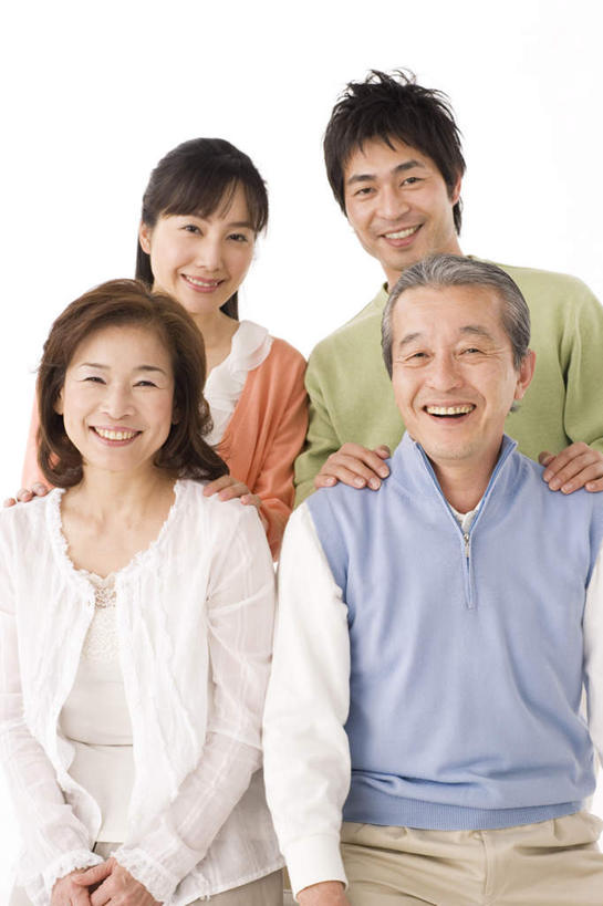 东方人,四个人,家庭,夫妻,母亲,父亲,女儿,儿子,坐,笑,微笑,露齿笑,竖图,室内,白天,白色背景,正面,爱情,亚洲,服装,浪漫,注视,休闲装,黄种人,衣服,黑色,观察,看,休闲,温暖,温馨,父子,母女,一家人,休闲服,恩爱,父爱,母爱,恋人,摄影,服饰,影棚,观看,和睦,察看,关注,男人,男性,年轻男性,年轻女性,女人,女性,中年男性,中年女性,亚洲人,长发,夫妇,情侣,坐着,半身,彩图,影棚拍摄,拍摄,伴侣,融洽