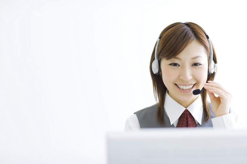 东方人,一个人,商务人士,商务女性,办公室,坐,笑,微笑,露齿笑,横图,室内,白天,正面,快乐,满意,幸福,电脑,显示器,鼠标,键盘,亚洲,仅一个年轻女性,仅一个女性,仅一个人,握,套装,网络,音响,音乐,注视,黄种人,娱乐,输入设备,通讯设备,耳机,观察,看,享受,休闲,台式电脑,放松,握着,观看,察看,舒适,享乐,关注,通信设备,商务装,工薪阶层,输出设备,年轻女性,女人,女性,亚洲人,白领,上班族,坐着,半身,彩图