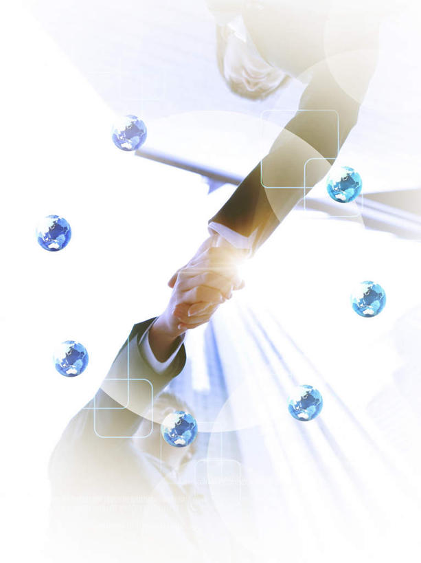 东方人,无人,两个人,伙伴,朋友,商务人士,商务男性,高楼大厦,握手,竖图,室内,白天,仰视,衬衫,友谊,合作,团队,数码,科技,大厦,建筑,摩天大楼,亚洲,许多,阴影,套装,网络,高光,几何,计算机图形,合成,黄种人,蓝色,球体,战略,电脑合成图,数码合成图,商务装,工薪阶层,写实,具体,具象,联合,合谋,配合,协作,男人,男性,年轻男性,亚洲人,白领,上班族,搀手,拉手,手搀手,手拉手,手牵手,手握手,半身,彩图,低角度拍摄,衬衣,大楼,高层建筑,高楼,摩天楼