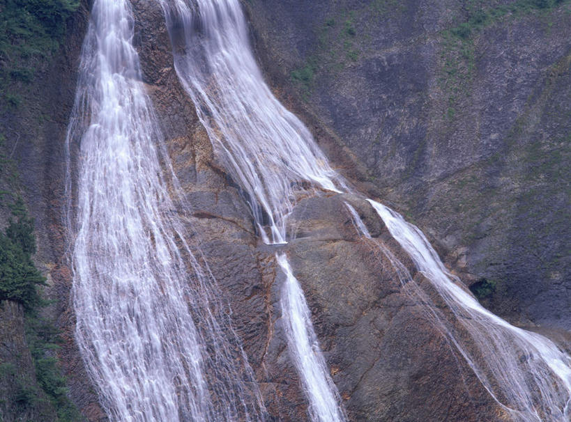 无人,横图,俯视,室外,白天,旅游,度假,礁石,石头,美景,瀑布,水,植物,日本,亚洲,飞溅,溅,石子,液体,景观,水滴,苔藓,娱乐,水珠,绿色,自然,享受,休闲,景色,放松,喷洒,自然风光,东亚,本州,本州岛,日本国,东北地方,山形,山形县,跌水,礁,石块,岩石,彩图,高角度拍摄