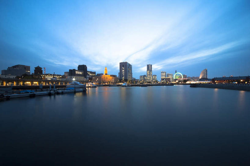 无人,高楼大厦,横图,全景,彩色,室外,白天,正面,度假,办公楼,美景,天际线,城市风光,标志建筑,城市,大厦,地标,建筑,摩天大楼,霓虹灯,写字楼,神奈川,日本,亚洲,景观,灯光,七彩,横滨,横滨市,神奈川县,娱乐,光源,建设,霓虹,灯,蓝色,蓝天,天空,楼宇,天,享受,休闲,商务楼,景色,放松,照明设备,东亚,本州,首府,关东地方,本州岛,日本国,氖灯,彩图,大楼,高层建筑,高楼,摩天楼