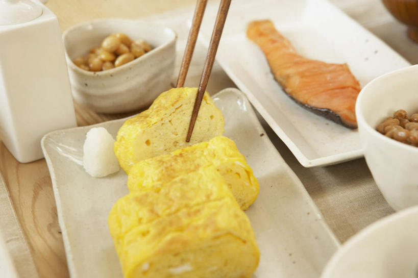 三文鱼,无人,横图,俯视,室外,特写,白天,烹饪,植物,餐桌,桌子,鲑鱼,豆,大豆,蔬菜,餐具,新鲜,碟子,盘,陶瓷,豆类,豆子,毛豆,日本料理,料理,食品,蛋卷,陶瓷制品,菜肴,美食,食物,盘子,容器,碟,碗,日式料理,日式,摄影,佳肴,有机食品,绿色食品,影棚,餐台,储藏,大马哈鱼,储存,豆科,撒蒙鱼,萨门鱼,冰海之皇,鲑,枝豆,马哈鱼,麻哈鱼,大麻哈鱼,进餐用具,烹调用具,黄豆,彩图,高角度拍摄,影棚拍摄,拍摄,贮存