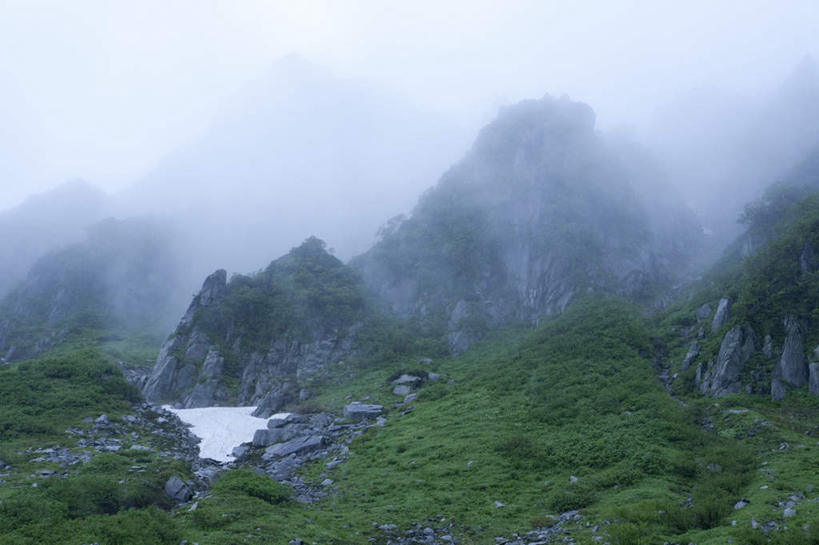 无人,横图,俯视,室外,白天,旅游,度假,草地,草坪,美景,山,山脉,植物,雾,长野县,日本,亚洲,阴影,朦胧,模糊,反射,影子,景观,山峰,云,云朵,山峦,云彩,娱乐,草,树,树木,蓝色,绿色,白云,蓝天,天空,自然,群山,天,享受,休闲,景色,放松,生长,成长,迷雾,自然风光,东亚,本州,本州岛,日本国,中部地方,长野,大雾,彩图,高角度拍摄