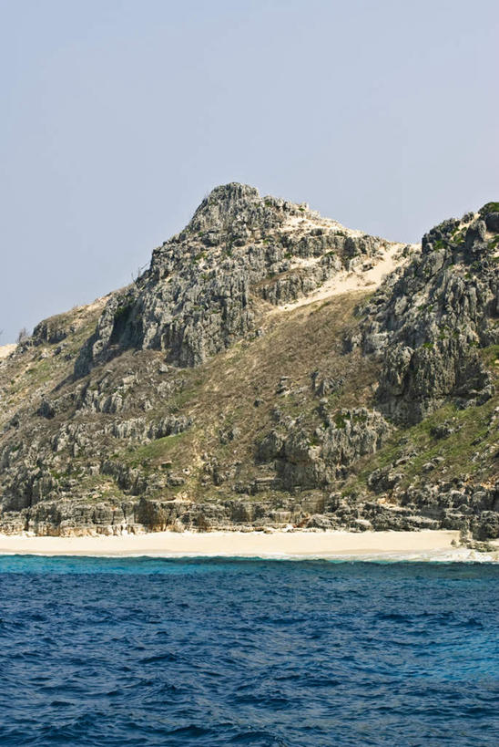 无人,竖图,室外,白天,正面,旅游,度假,海浪,海洋,礁石,石头,美景,水,东京,日本,亚洲,阴影,飞溅,溅,光线,石子,液体,影子,景观,浪花,水滴,云,云朵,云彩,娱乐,水珠,蓝色,白云,蓝天,天空,阳光,自然,海水,天,享受,休闲,景色,放松,喷洒,自然风光,海景,东亚,本州,关东地方,本州岛,日本国,东京都,大海,风浪,海,海水的波动,礁,近岸浪,石块,岩石,涌浪,彩图