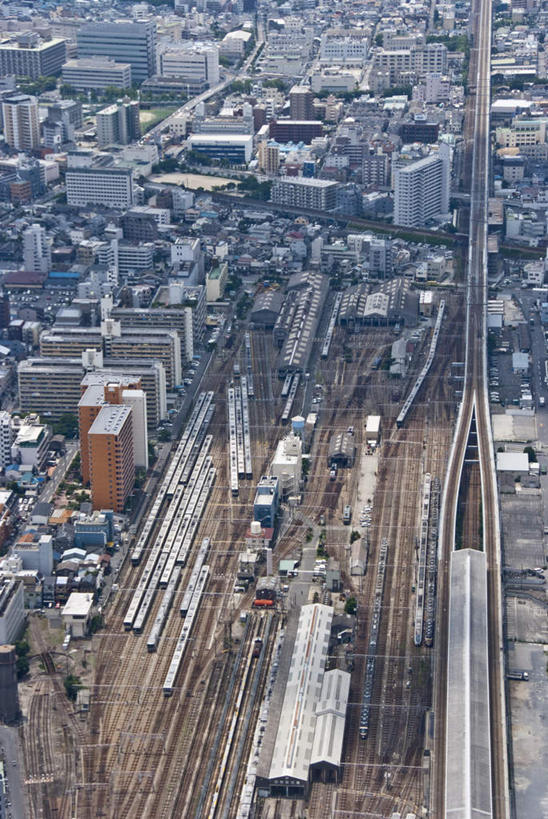 无人,高楼大厦,竖图,俯视,航拍,室外,白天,度假,美景,城市风光,城市,大桥,大厦,道路,建筑,立交桥,路,路灯,摩天大楼,桥梁,照明,日本,亚洲,景观,高架,小路,斜拉桥,桥,灯光,交通,娱乐,灯,享受,休闲,景色,放松,大阪,乡间小路,照亮,照明设备,鸟瞰,东亚,本州,大阪府,本州岛,日本国,近畿地方,近畿,彩图,高角度拍摄,大楼,高层建筑,高楼,摩天楼