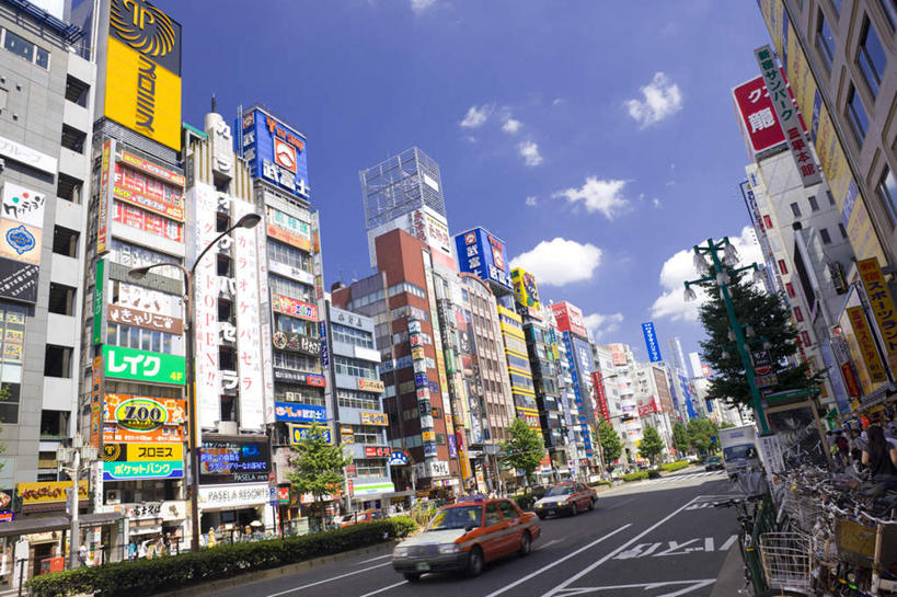 无人,商店,横图,室外,白天,仰视,购物,旅游,度假,消费,美景,植物,超市,道路,路,路灯,指示牌,公路,汽车,照明,东京,日本,亚洲,许多,阴影,光线,标志,文字,影子,景观,云,云朵,灯光,交通,云彩,娱乐,标识,车,灯,树,树木,蓝色,绿色,白云,蓝天,天空,阳光,自然,交通工具,轿车,天,享受,休闲,景色,放松,金融,百货,生长,成长,照亮,照明设备,自然风光,载具,选购,贸易,百货公司,东亚,本州,关东地方,本州岛,日本国,东京都,血拼,马路,彩图,低角度拍摄,购物商场,购物中心,商业中心