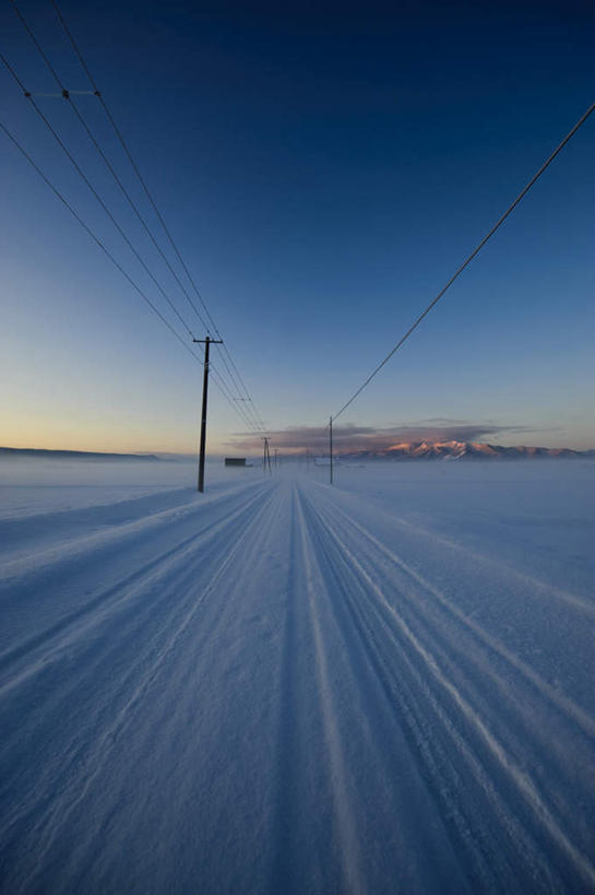 无人,农田,竖图,室外,白天,正面,旅游,度假,庄稼,农作物,美景,雪,植物,大雪,北海道,日本,亚洲,阴影,电力,光线,电线,线,影子,积雪,景观,雪景,云,云朵,冬季,冬天,电能,线路,云彩,娱乐,树,树木,蓝色,绿色,白云,蓝天,天空,阳光,自然,天,享受,休闲,景色,放松,寒冷,生长,成长,电,电源,电源线,自然风光,能量,东亚,日本国,北海道地方,北海道岛,严寒,彩图,耕地,庄稼田