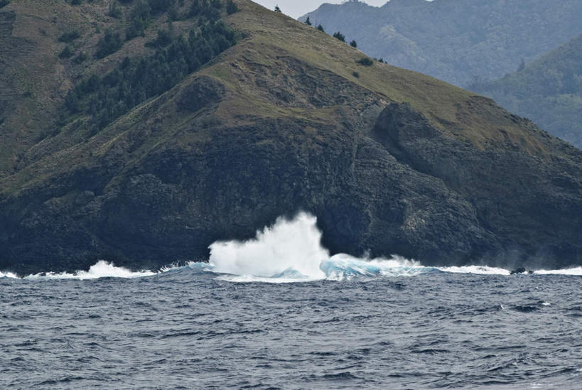 无人,横图,室外,白天,正面,旅游,度假,草地,草坪,海浪,海洋,美景,山,山脉,水,植物,东京,日本,亚洲,飞溅,溅,液体,景观,浪花,山峰,水滴,山峦,娱乐,水珠,草,树,树木,绿色,自然,海水,群山,享受,休闲,景色,放松,生长,成长,喷洒,自然风光,海景,东亚,本州,关东地方,本州岛,日本国,东京都,大海,风浪,海,海水的波动,近岸浪,涌浪,彩图