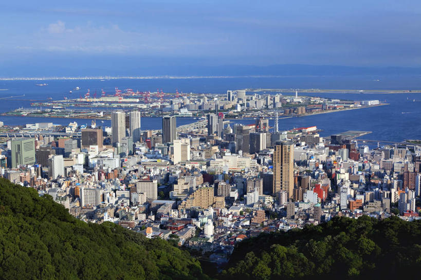 无人,高楼大厦,横图,俯视,航拍,室外,白天,度假,河流,美景,山,山脉,水,植物,城市风光,城市,大厦,建筑,摩天大楼,日本,亚洲,阴影,光线,影子,河水,景观,山峰,水流,云,云朵,山峦,云彩,娱乐,树,树木,蓝色,绿色,白云,蓝天,天空,阳光,自然,群山,天,享受,休闲,景色,放松,生长,成长,鸟瞰,东亚,本州,本州岛,日本国,近畿地方,近畿,兵库,兵库县,彩图,高角度拍摄,大楼,高层建筑,高楼,摩天楼