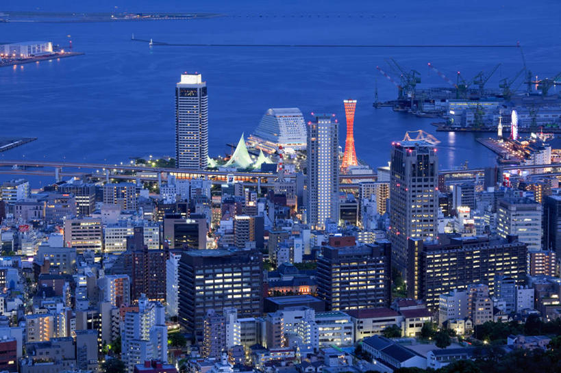 无人,高楼大厦,码头,横图,俯视,航拍,室外,夜晚,度假,海浪,海洋,美景,城市风光,城市,大厦,港口,建筑,路灯,摩天大楼,照明,日本,亚洲,阴影,光线,影子,景观,浪花,灯光,娱乐,灯,海水,享受,休闲,景色,放松,照亮,照明设备,鸟瞰,海景,东亚,本州,本州岛,日本国,近畿地方,近畿,兵库,兵库县,大海,风浪,海,海水的波动,近岸浪,涌浪,彩图,高角度拍摄,摆渡口,埠头,大楼,渡口,渡头,港湾,高层建筑,高楼,海港,货运码头,口岸,摩天楼,商港