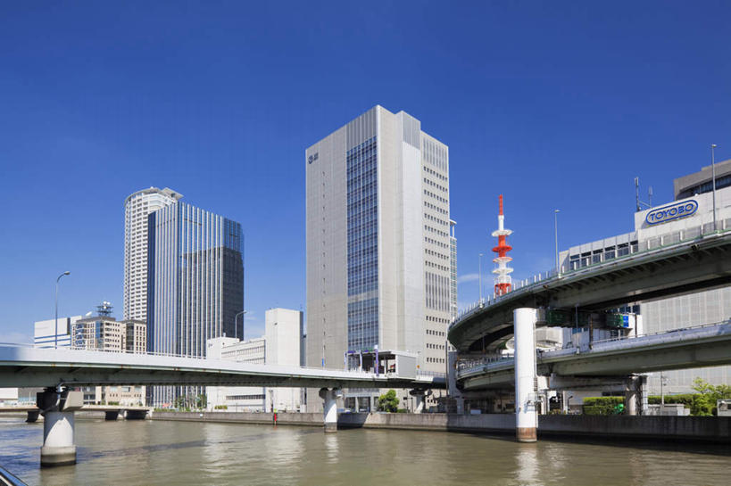 无人,高楼大厦,栏杆,横图,室外,白天,正面,度假,草地,草坪,河流,美景,水,植物,城市风光,城市,大桥,大厦,建筑,立交桥,摩天大楼,桥梁,日本,亚洲,阴影,波纹,光线,影子,河水,景观,水流,云,云朵,高架,围栏,斜拉桥,桥,云彩,娱乐,护栏,草,树,树木,蓝色,绿色,白云,蓝天,水纹,天空,阳光,自然,波浪,天,享受,休闲,景色,放松,大阪,生长,成长,东亚,本州,大阪府,本州岛,日本国,近畿地方,近畿,彩图,大楼,高层建筑,高楼,摩天楼