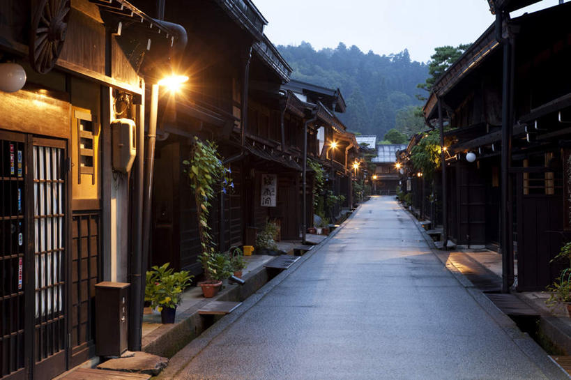 无人,家,横图,室外,白天,仰视,旅游,度假,美景,山,山脉,路灯,照明,日本,亚洲,古老,房屋,屋子,草屋,景观,山峰,灯光,山峦,古典,娱乐,住宅,灯,蓝色,蓝天,天空,自然,茅草屋,群山,天,享受,休闲,景色,放松,晴朗,照亮,照明设备,自然风光,东亚,本州,万里无云,本州岛,日本国,中部地方,岐阜,岐阜县,晴空,晴空万里,彩图,低角度拍摄,房子,茅舍,茅屋,小屋