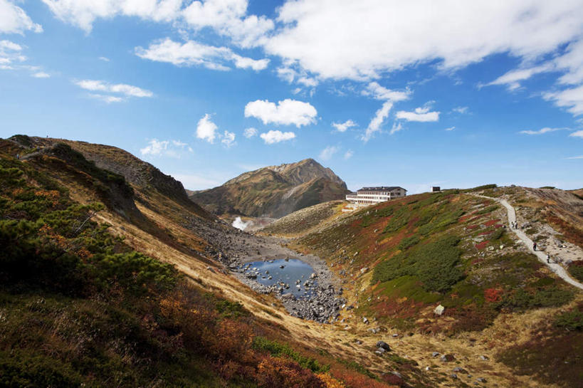 无人,家,横图,俯视,航拍,室外,白天,旅游,度假,火山,美景,山,树林,植物,道路,路,富山县,日本,亚洲,许多,房屋,屋子,景观,山峰,云,云朵,小路,交通,山峦,云彩,娱乐,楼房,住宅,树,树木,蓝色,绿色,白云,蓝天,天空,自然,天,享受,休闲,景色,放松,生长,晴朗,成长,鸟瞰,自然风光,东亚,本州,本州岛,日本国,中部地方,富山,活火山,死火山,休眠火山,晴空,彩图,高角度拍摄,房子,地狱谷
