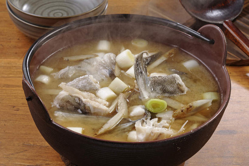 海鲜,无人,横图,俯视,室内,特写,白天,烹饪,餐桌,桌子,蔬菜,餐具,厨具,金属制品,许多,阴影,新鲜,反射,金属,鱼,锅子,影子,勺子,陶瓷,汤,日本料理,料理,食品,锅盖,陶瓷制品,锅,水产,菜肴,美食,鱼类,海洋生物,食物,两个,一个,容器,调羹,汤匙,碗,日式料理,日式,佳肴,有机食品,绿色食品,单个,餐台,锅具,储藏,配菜,储存,水生动物,海产品,水生物,海底动物,鳕鱼,烹饪用具,进餐用具,烹调用具,烹调,彩图,高角度拍摄,贮存