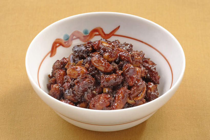 无人,横图,俯视,室内,特写,白天,烹饪,植物,餐桌,桌子,豆,花生,蔬菜,阴影,新鲜,反射,影子,陶瓷,豆类,豆子,调料,日本料理,料理,食品,坚果,陶瓷制品,调味品,调味料,菜肴,美食,食物,一个,容器,碗,日式料理,日式,长生果,佳肴,有机食品,绿色食品,单个,餐台,储藏,储存,花生仁,豆科,落花生,落生,花生米,花生豆,彩图,高角度拍摄,贮存