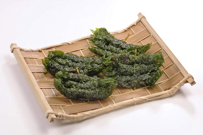 无人,交叉,横图,俯视,室内,特写,白天,白色背景,烹饪,餐桌,桌子,竹子,许多,阴影,竹制,编织,反射,篮子,影子,核桃,料理,食品,坚果,果实,四根,菜肴,美食,竹签,食物,一个,竹篮,干果,日式,摄影,佳肴,有机食品,绿色食品,影棚,单个,餐台,竹条,交织,竹制品,紫苏,胡桃,取食签,赤苏,红苏,黑苏,羌桃,穿插,彩图,高角度拍摄,影棚拍摄,拍摄