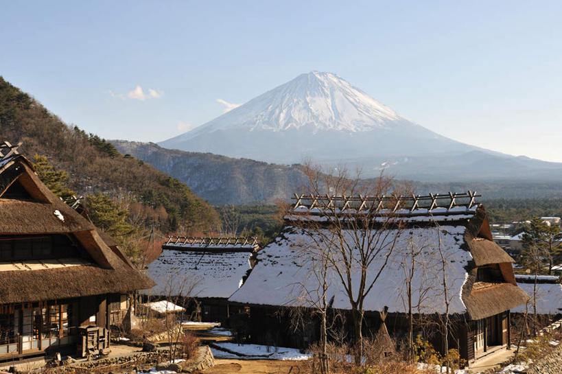 无人,家,横图,室外,白天,正面,旅游,度假,火山,石头,美景,山,山脉,树林,雪,植物,大雪,富士山,静冈县,许多,阴影,光线,石子,影子,房屋,屋子,积雪,景观,山顶,山峰,雪景,云,云朵,冬季,冬天,枯树,山峦,云彩,娱乐,楼房,住宅,树,树木,蓝色,绿色,白云,蓝天,天空,阳光,自然,群山,天,享受,休闲,景色,放松,寒冷,生长,晴朗,成长,自然风光,沉积岩,静冈,严寒,颠峰,极峰,水成岩,活火山,石块,死火山,休眠火山,岩石,晴空,彩图,房子