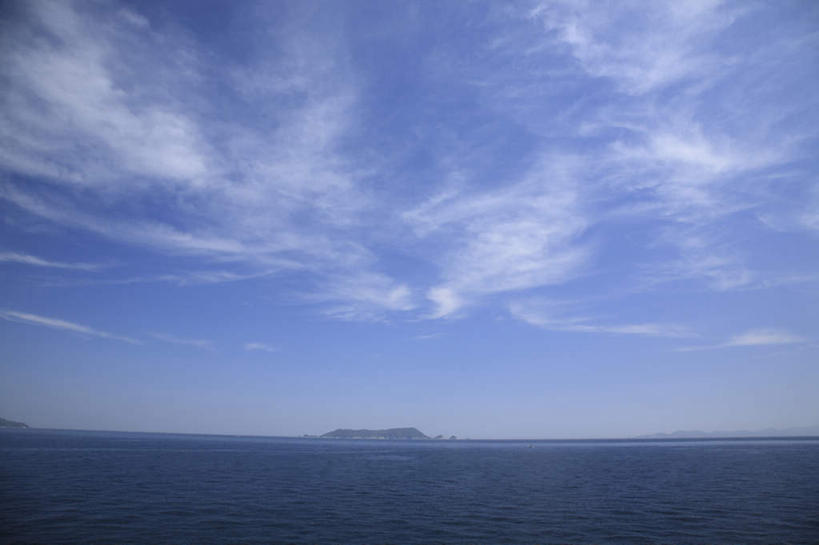 无人,横图,室外,白天,正面,旅游,度假,岛屿,海浪,海洋,石头,美景,日落,山,山脉,大分县,日本,亚洲,阴影,光线,石子,影子,景观,浪花,山顶,山峰,水平线,晚霞,霞光,云,云朵,辽阔,海平线,山峦,云彩,娱乐,蓝色,白云,蓝天,天空,阳光,自然,海水,黄昏,群山,天,享受,休闲,广阔,景色,彩霞,放松,晴朗,一望无际,自然风光,海景,东亚,沉积岩,日本国,九州本岛,九州,九州岛,九州地方,大分,无边无际,一马平川,颠峰,极峰,水成岩,大海,风浪,海,海水的波动,近岸浪,列岛,群岛,石块,岩石,涌浪,诸岛,晴空,夕阳,彩图,水天相接,水天一线