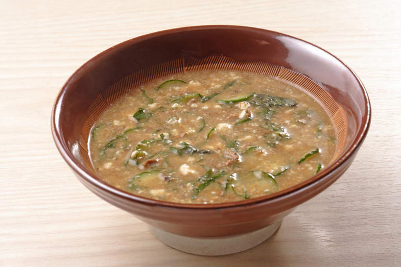 海鲜,无人,横图,俯视,室内,特写,白天,烹饪,阴影,反射,影子,陶瓷,调料,汤,芝麻,日本料理,料理,食品,陶瓷制品,调味品,调味料,水产,菜肴,美食,海洋生物,食物,一个,红色,容器,碗,日式料理,日式,佳肴,单个,储藏,海参,储存,水生动物,海产品,水生物,海底动物,脂麻,胡麻,白麻,巨胜子,油麻,彩图,高角度拍摄,贮存