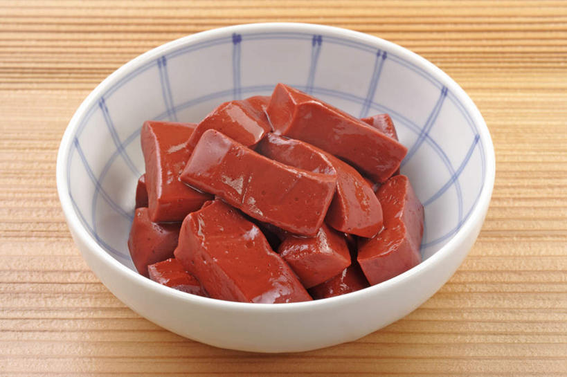 无人,横图,俯视,室内,特写,白天,烹饪,餐桌,桌子,蔬菜,一堆,许多,阴影,堆叠,堆积,新鲜,反射,影子,陶瓷,日本料理,料理,食品,陶瓷制品,切块,菜肴,美食,食物,红色,容器,碗,日式料理,日式,佳肴,有机食品,绿色食品,餐台,储藏,堆,储存,健康食品,根甜菜,红菜头,甜菜根,菾菜,紫菜头,糖萝卜,彩图,高角度拍摄,贮存