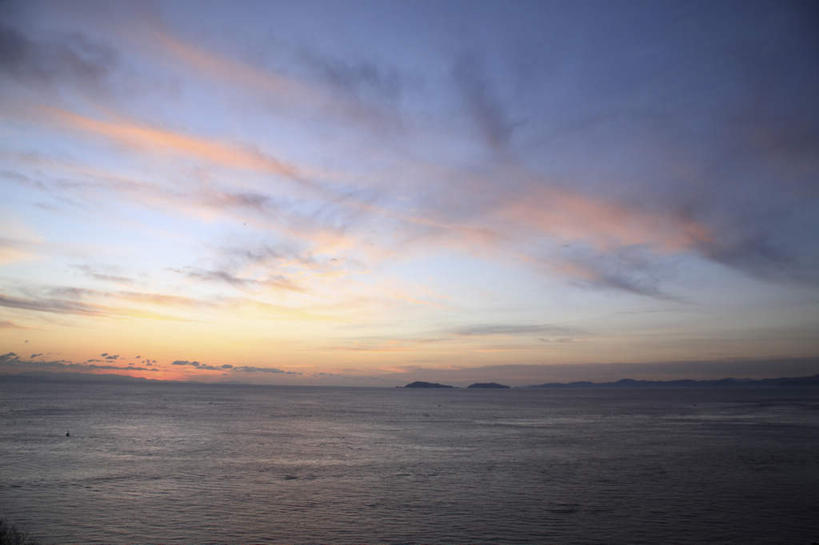 无人,横图,室外,白天,正面,旅游,度假,日出,海浪,海洋,美景,太阳,大分县,日本,亚洲,阴影,光线,影子,景观,浪花,水平线,辽阔,朝霞,晨曦,海平线,黎明,娱乐,白云,阳光,自然,海水,享受,休闲,广阔,景色,放松,一望无际,自然风光,海景,东亚,日本国,九州本岛,九州,九州岛,九州地方,大分,无边无际,一马平川,大海,风浪,海,海水的波动,近岸浪,涌浪,朝阳,彩图,破晓,水天相接,水天一线