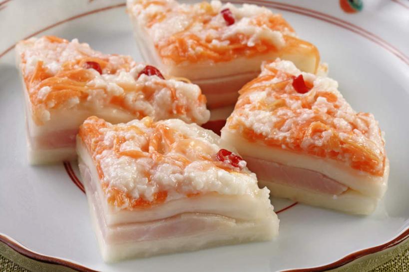 海鲜,米饭,寿司,泡菜,无人,横图,俯视,室内,特写,白天,烹饪,餐桌,桌子,萝卜,白萝卜,蔬菜,餐具,阴影,新鲜,反射,鱼,碟子,盘,影子,陶瓷,日本料理,料理,食品,陶瓷制品,饭,水产,菜肴,美食,鱼类,海洋生物,食物,排列,一个,白色,盘子,碟,日式料理,四个,日式,佳肴,有机食品,绿色食品,单个,餐台,五谷,队列,水生动物,海产品,醋饭,水生物,海底动物,四喜饭,莱菔,彩图,高角度拍摄