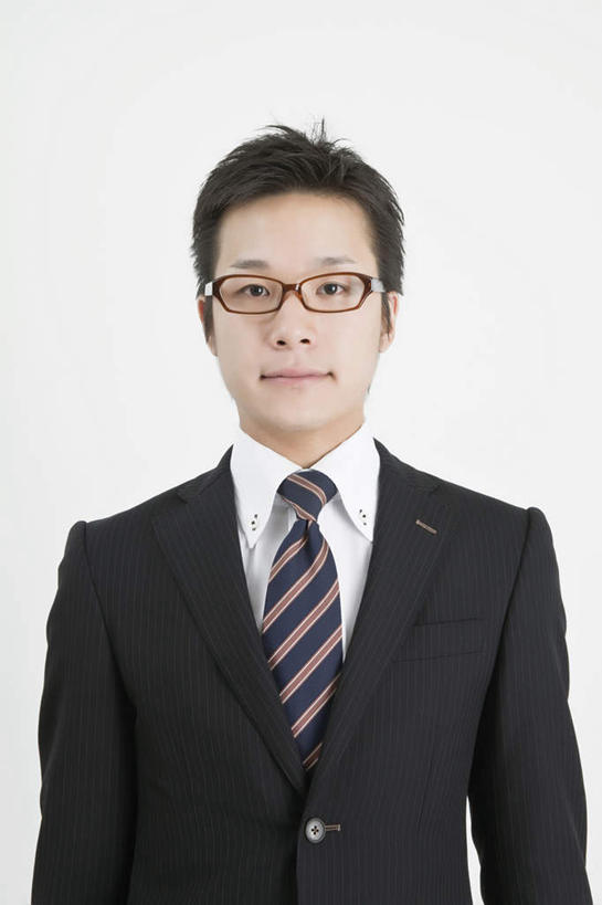 东方人,一个人,商务人士,商务男性,站,竖图,室内,白天,白色背景,正面,衬衫,亚洲,双手,仅一个男性,仅一个人,套装,眼镜,领带,注视,黄种人,仅一个年轻男性,一个,白色,黑色,观察,看,站着,摄影,影棚,单个,观看,察看,象征,庄重,关注,商务装,身份,近视眼镜,工薪阶层,正式,地位,男人,男性,年轻男性,亚洲人,白领,上班族,站立,半身,彩图,影棚拍摄,衬衣,拍摄