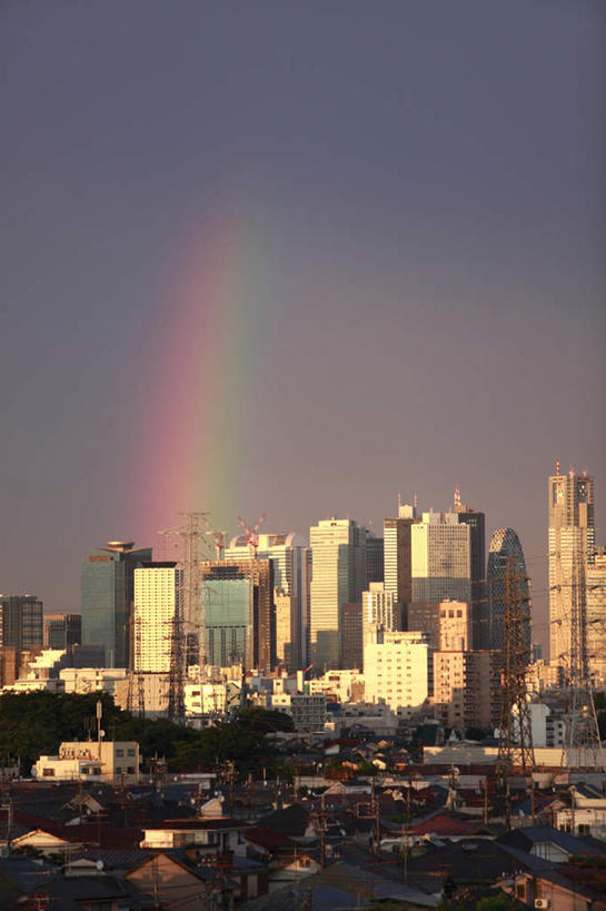 无人,高楼大厦,竖图,室外,白天,正面,度假,彩虹,美景,日落,城市风光,城市,大厦,建筑,摩天大楼,东京,日本,阴影,光线,影子,景观,晚霞,霞光,云,云朵,落日,建筑群,新宿,云彩,娱乐,建设,蓝色,白云,蓝天,天空,阳光,黄昏,天,享受,休闲,景色,彩霞,放松,晴朗,东亚,本州,关东地方,本州岛,日本国,东京都,新宿区,县厅,东京市,夕照,虹,虹桥,七彩虹,晴空,天虹,夕阳,彩图,大楼,高层建筑,高楼,摩天楼,斜阳