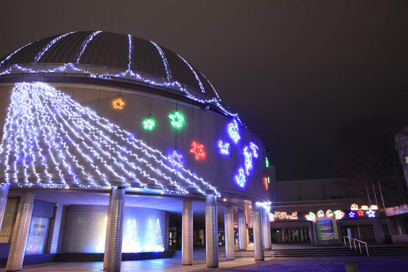 无人,家,横图,彩色,室外,白天,仰视,旅游,度假,美景,城市风光,城市,建筑,霓虹灯,日本,亚洲,阴影,光线,影子,房屋,屋子,景观,公寓,灯光,七彩,娱乐,光源,建设,洋房,楼房,霓虹,住宅,灯,花朵,鲜花,天空,天,享受,休闲,景色,放松,点缀,照明设备,东亚,日本国,氖灯,彩图,低角度拍摄,房子