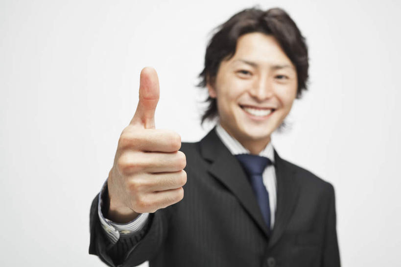 东方人,脸,头,脸颊,手,一个人,商务人士,商务男性,站,笑,微笑,露齿笑,横图,室内,特写,白天,白色背景,正面,衬衫,快乐,兴奋,智慧,骄傲,成功,胜利,亚洲,仅一个男性,仅一个人,突出,套装,领带,注视,黄种人,称赞,表扬,肩膀,仅一个年轻男性,观察,看,手势,站着,手部,竖,自信,摄影,影棚,观看,翘,单手,高,察看,夸奖,象征,优秀,庄重,关注,商务装,身份,工薪阶层,好,妙,顺利,出色,超群,杰出,卓越,奇妙,正式,地位,聪明,男人,男性,年轻男性,亚洲人,大拇指,头部,脸部,脸蛋,面部,白领,上班族,站立,半身,彩图,影棚拍摄,衬衣,西服,欢乐,开心,拍摄