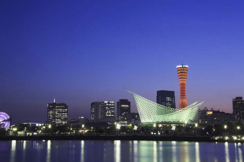 无人,高楼大厦,横图,彩色,室外,夜晚,正面,度假,海浪,海洋,美景,城市风光,城市,大厦,建筑,摩天大楼,霓虹灯,日本,亚洲,景观,浪花,建筑群,灯光,七彩,娱乐,光源,建设,霓虹,灯,蓝色,蓝天,天空,海水,天,享受,休闲,景色,放松,照明设备,海景,东亚,本州,本州岛,日本国,近畿地方,近畿,兵库,兵库县,氖灯,神户,神户市,神戸,县厅,神戸市,大海,风浪,海,海水的波动,近岸浪,涌浪,彩图,大楼,高层建筑,高楼,摩天楼