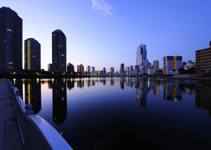 无人,高楼大厦,横图,室外,白天,正面,度假,海浪,海洋,美景,城市风光,城市,大厦,建筑,摩天大楼,东京,日本,亚洲,阴影,反射,影子,景观,浪花,建筑群,中央区,娱乐,建设,蓝色,蓝天,天空,海水,天,享受,休闲,景色,放松,海景,东亚,本州,关东地方,本州岛,日本国,东京都,大海,风浪,海,海水的波动,近岸浪,涌浪,彩图,大楼,高层建筑,高楼,摩天楼