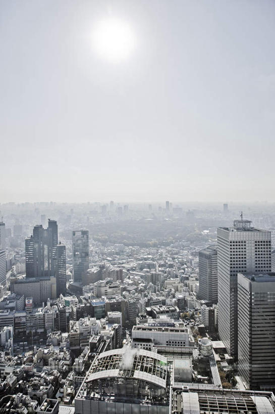 无人,高楼大厦,竖图,俯视,航拍,室外,白天,度假,美景,城市风光,城市,大厦,建筑,摩天大楼,东京,日本,亚洲,阴影,光线,影子,景观,建筑群,新宿,娱乐,建设,阳光,享受,休闲,景色,放松,鸟瞰,东亚,本州,关东地方,本州岛,日本国,东京都,新宿区,县厅,东京市,彩图,高角度拍摄,大楼,高层建筑,高楼,摩天楼