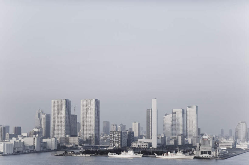 无人,高楼大厦,横图,俯视,航拍,室外,白天,度假,海浪,海洋,美景,城市风光,城市,大厦,建筑,轮船,摩天大楼,船,东京,日本,亚洲,景观,浪花,建筑群,娱乐,建设,蓝色,蓝天,天空,海水,交通工具,天,享受,休闲,景色,放松,晴朗,鸟瞰,载具,海景,东亚,本州,万里无云,关东地方,本州岛,日本国,东京都,大海,风浪,海,海水的波动,近岸浪,涌浪,晴空,晴空万里,彩图,高角度拍摄,大楼,高层建筑,高楼,摩天楼