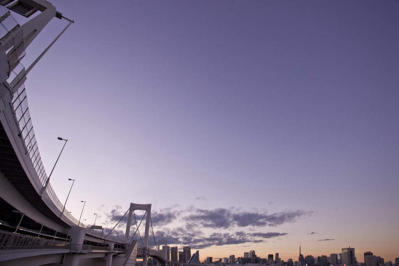 无人,横图,室外,白天,仰视,旅游,度假,日落,标志建筑,道路,地标,建筑,路,路灯,公路,照明,东京,日本,亚洲,晚霞,霞光,云,云朵,高架,灯光,彩虹大桥,交通,云彩,娱乐,建设,灯,蓝色,白云,蓝天,天空,黄昏,天,享受,休闲,旅游胜地,彩霞,放松,照亮,照明设备,高架桥,东亚,高架道路,跨线桥,本州,关东地方,本州岛,日本国,东京都,日本彩虹大桥,夕阳,彩图,低角度拍摄