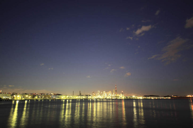 无人,高楼大厦,横图,彩色,室外,夜晚,正面,度假,海浪,海洋,美景,城市风光,城市,大厦,建筑,摩天大楼,霓虹灯,神奈川,日本,亚洲,景观,浪花,云,云朵,建筑群,灯光,七彩,横滨,横滨市,神奈川县,云彩,娱乐,光源,建设,霓虹,灯,蓝色,白云,蓝天,天空,海水,天,享受,休闲,景色,放松,晴朗,照明设备,海景,东亚,本州,首府,关东地方,本州岛,日本国,氖灯,大海,风浪,海,海水的波动,近岸浪,涌浪,晴空,彩图,大楼,高层建筑,高楼,摩天楼