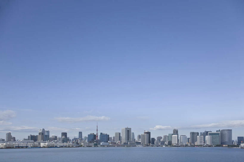 无人,高楼大厦,横图,全景,室外,白天,正面,度假,海浪,海洋,美景,天际线,城市风光,城市,大厦,建筑,摩天大楼,东京,日本,亚洲,阴影,波纹,光线,影子,景观,浪花,云,云朵,东京铁塔,云彩,娱乐,蓝色,白云,蓝天,水纹,天空,阳光,海水,波浪,天,享受,休闲,景色,放松,东京塔,海景,东亚,本州,关东地方,本州岛,日本国,东京都,日本电波塔,大海,风浪,海,海水的波动,近岸浪,涌浪,彩图,大楼,高层建筑,高楼,摩天楼