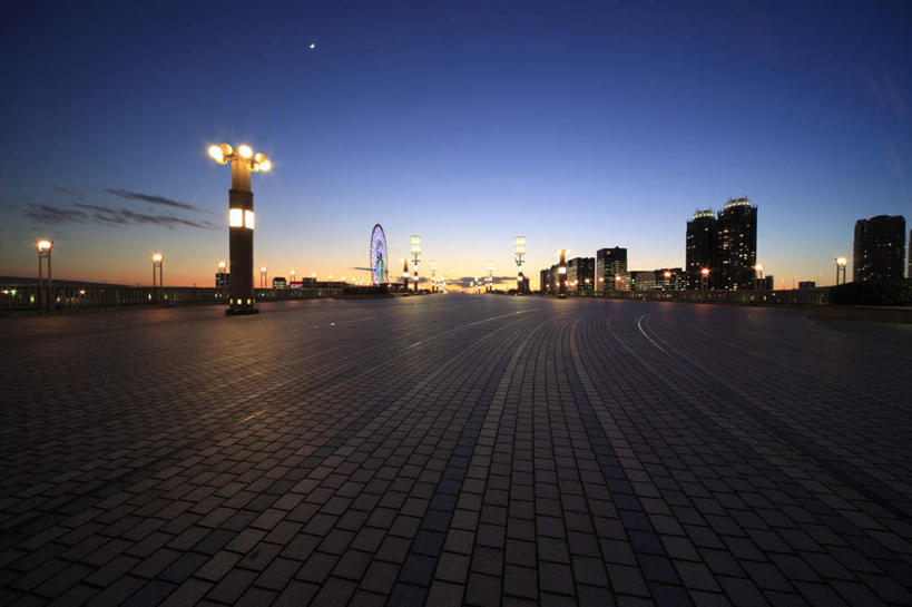 无人,高楼大厦,横图,室外,夜晚,正面,旅游,度假,草地,草坪,日出,美景,太阳,植物,大厦,道路,建筑,路,路灯,摩天大楼,公路,照明,东京,日本,亚洲,一排,许多,整齐,景观,云,云朵,灯光,交通,朝霞,晨曦,黎明,娱乐,灯,草,树,树木,排列,蓝色,绿色,蓝天,天空,阳光,自然,天,享受,休闲,景色,放松,生长,成长,照亮,照明设备,队列,自然风光,东亚,本州,关东地方,本州岛,日本国,东京都,朝阳,马路,彩图,破晓,大楼,高层建筑,高楼,摩天楼