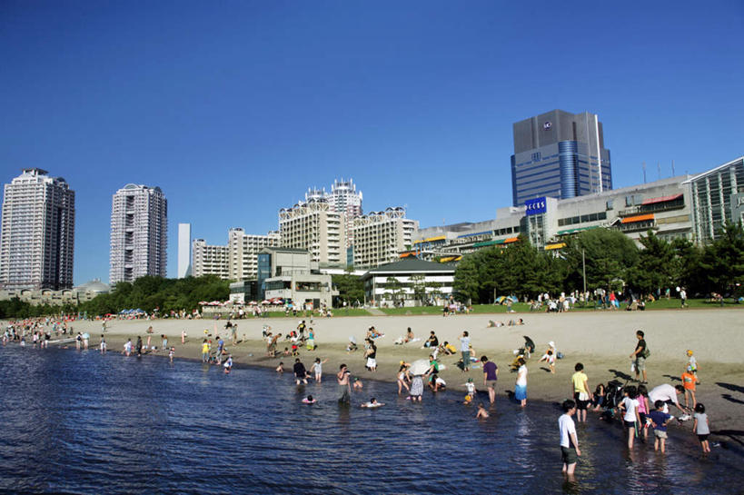 东方人,高楼大厦,站,坐,横图,俯视,室外,白天,旅游,度假,游戏,草地,草坪,海浪,海洋,美景,沙滩,植物,窗户,大厦,建筑,摩天大楼,东京,日本,亚洲,阴影,波纹,光线,沙子,影子,海岸,景观,浪花,云,云朵,沙地,许多人,玩,云彩,黄种人,娱乐,玻璃窗,草,树,树木,蓝色,绿色,白云,蓝天,水纹,天空,阳光,自然,海水,波浪,天,站着,一群人,享受,休闲,景色,放松,生长,成长,活动,发泄,消遣,智力,自然风光,海景,东亚,本州,关东地方,本州岛,日本国,东京都,宣泄,亚洲人,大海,风浪,海,海水的波动,海滩,近岸浪,涌浪,玩耍,嬉戏,站立,坐着,半身,彩图,高角度拍摄,大楼,高层建筑,高楼,摩天楼