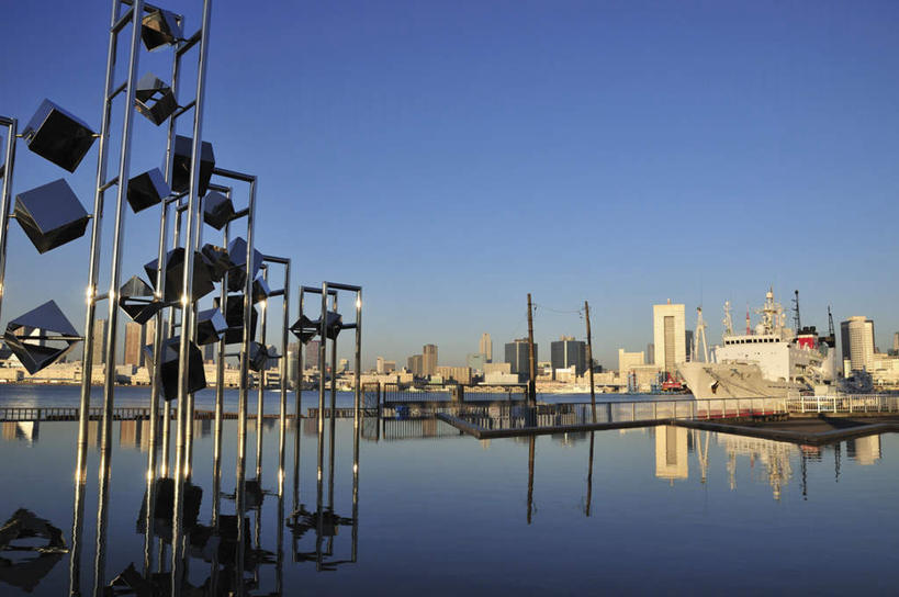 无人,高楼大厦,横图,室外,白天,正面,旅游,度假,河流,美景,水,窗户,大桥,大厦,建筑,立交桥,路灯,摩天大楼,桥梁,照明,东京,日本,亚洲,一排,许多,阴影,波纹,整齐,光线,影子,河水,景观,水流,高架,斜拉桥,桥,灯光,娱乐,玻璃窗,灯,排列,蓝色,蓝天,水纹,天空,阳光,自然,波浪,天,享受,休闲,景色,放松,晴朗,照亮,照明设备,队列,自然风光,东亚,本州,万里无云,关东地方,本州岛,日本国,东京都,晴空,晴空万里,彩图,大楼,高层建筑,高楼,摩天楼