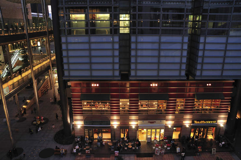 无人,高楼大厦,商店,横图,俯视,室外,白天,购物,度假,消费,草地,草坪,美景,植物,城市风光,超市,城市,大厦,道路,建筑,路,路灯,摩天大楼,指示牌,公路,照明,东京,日本,亚洲,标志,文字,墙,景观,灯光,交通,娱乐,标识,建设,墙壁,墙面,灯,草,树,树木,绿色,自然,享受,休闲,景色,放松,金融,百货,生长,成长,照亮,照明设备,选购,贸易,百货公司,东亚,本州,关东地方,本州岛,日本国,东京都,血拼,马路,彩图,高角度拍摄,大楼,高层建筑,高楼,购物商场,购物中心,摩天楼,商业中心