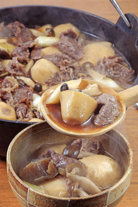 面食,面条,无人,竖图,俯视,室内,特写,白天,烹饪,餐桌,桌面,桌子,蔬菜,厨具,新鲜,木制,勺子,面,日本料理,料理,食品,火锅,菜肴,美食,食物,一个,木制品,调羹,汤匙,日式料理,日式,乌冬面,摄影,佳肴,有机食品,绿色食品,影棚,单个,餐台,锅具,烹饪用具,乌龙面,烹调用具,烹调,彩图,高角度拍摄,影棚拍摄,拍摄