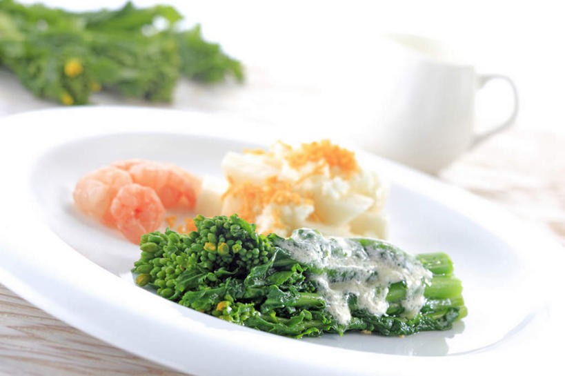 海鲜,无人,横图,俯视,室内,特写,白天,餐桌,桌面,桌子,芦笋,静物,水果,壶,蔬菜沙拉,虾,沙拉,色拉,水产,沙律,海洋生物,水壶,茶壶,油菜花,摄影,有机食品,绿色食品,影棚,餐台,色拉酱,水生动物,海产品,千岛酱,水生物,海底动物,猪尾巴,药鸡豆子,石刁柏,蚂蚁杆,龙须菜,狼尾巴根,彩图,高角度拍摄,影棚拍摄,拍摄,芸苔,芸薹