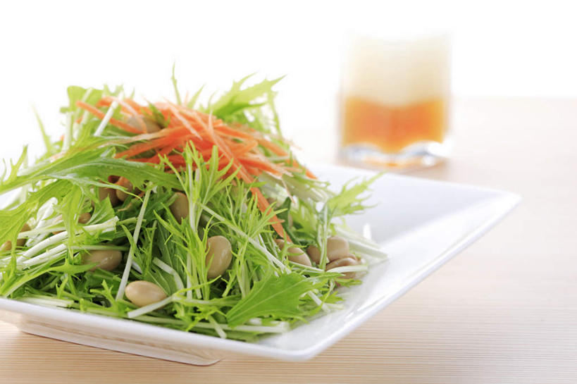 果汁,无人,横图,俯视,室内,特写,白天,植物,餐桌,桌面,桌子,豆,大豆,萝卜,胡萝卜,蔬菜,杯子,餐具,新鲜,碟子,盘,豆类,豆子,毛豆,食品,玻璃制品,食物,饮料,盘子,水杯,碟,摄影,有机食品,绿色食品,影棚,餐台,豆科,枝豆,玻璃杯,黄豆,红萝卜,甘荀,彩图,高角度拍摄,影棚拍摄,拍摄